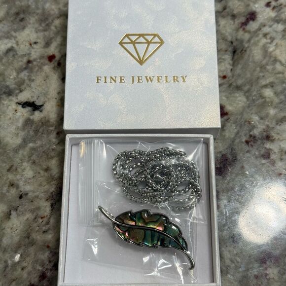 NEW Abalone Leaf Pin & Necklace 2 in One - Picture 3 of 11